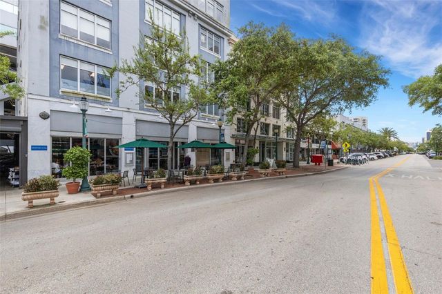 1990 MAIN STREET 4, Sarasota, FL 34236