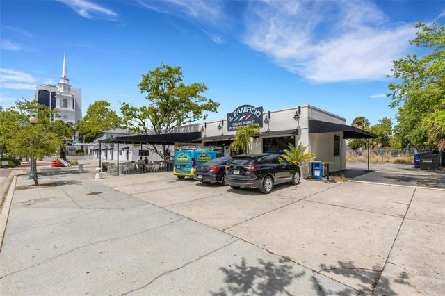 1990 MAIN STREET 4, Sarasota, FL 34236