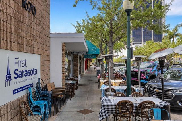 1990 MAIN STREET 4, Sarasota, FL 34236
