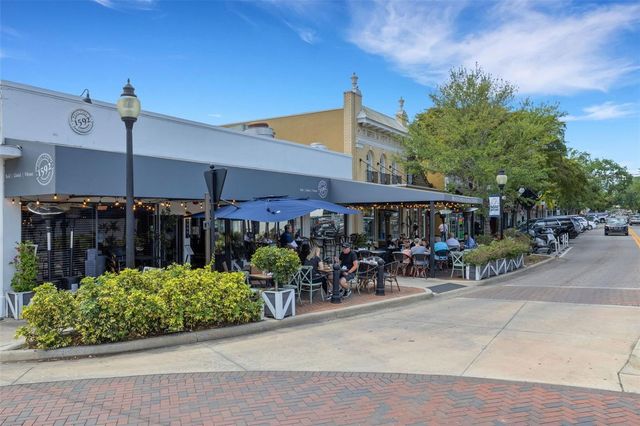 1990 MAIN STREET 4, Sarasota, FL 34236