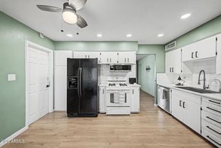 2045 W CHOLLA Street, Phoenix, AZ 85029