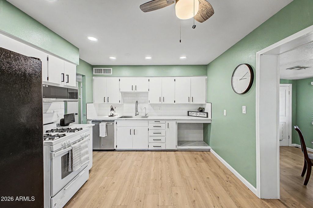 2045 W CHOLLA Street, Phoenix, AZ 85029 — photo 2