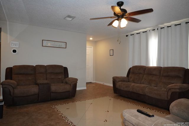 3632 Candlehill, San Antonio, TX 78244