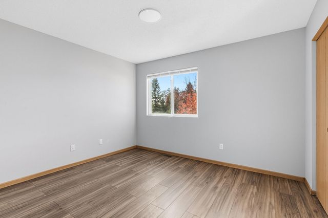 9121 Scarlet Globe Drive, Eden Prairie, MN 55347