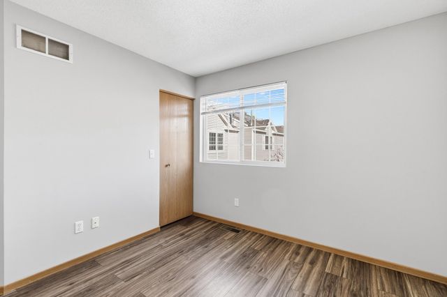 9121 Scarlet Globe Drive, Eden Prairie, MN 55347