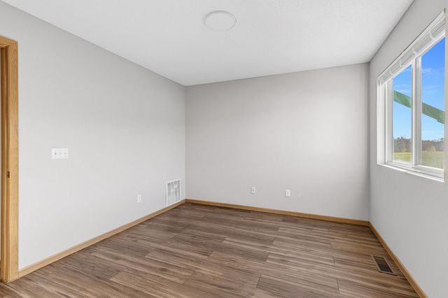 9121 Scarlet Globe Drive, Eden Prairie, MN 55347