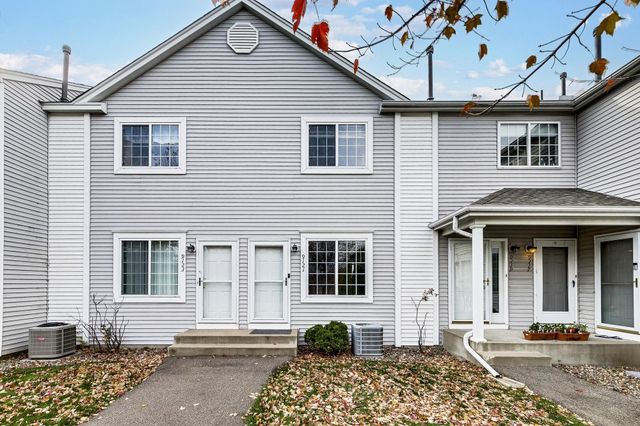 9121 Scarlet Globe Drive, Eden Prairie, MN 55347