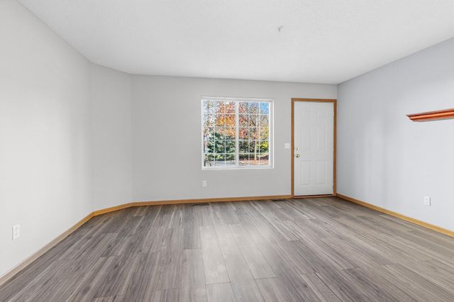 9121 Scarlet Globe Drive, Eden Prairie, MN 55347