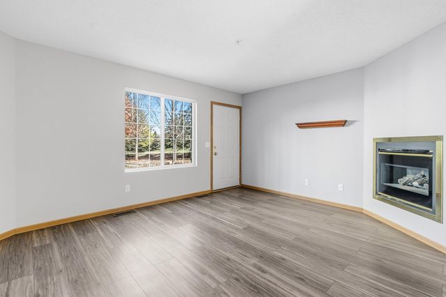 9121 Scarlet Globe Drive, Eden Prairie, MN 55347