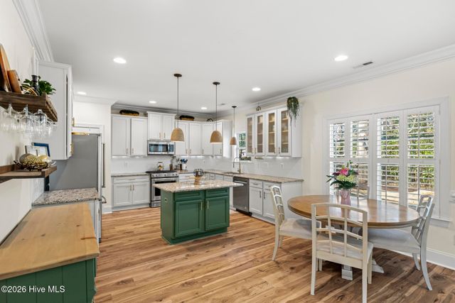 378 Aster Place, Hampstead, NC 28443