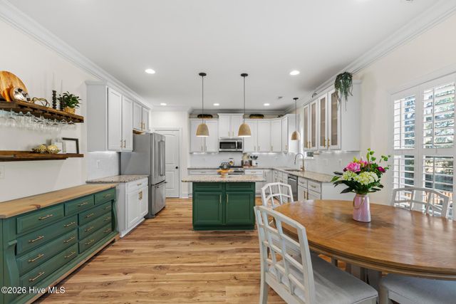 378 Aster Place, Hampstead, NC 28443