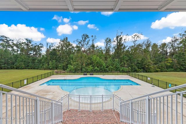 378 Aster Place, Hampstead, NC 28443