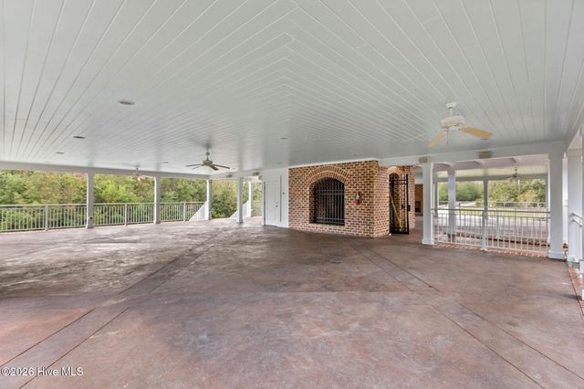 378 Aster Place, Hampstead, NC 28443