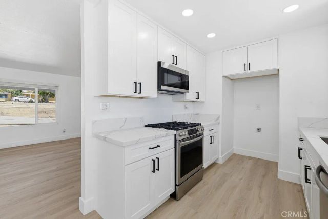 16559 Warwick Street, Victorville, CA 92395