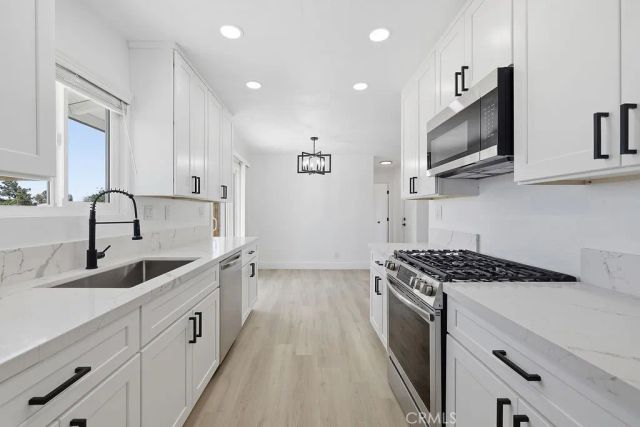 16559 Warwick Street, Victorville, CA 92395