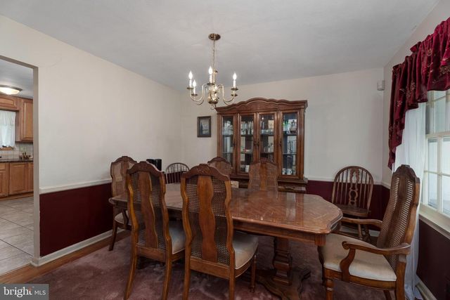 17 TALL TREE CT, Ewing, NJ 08618