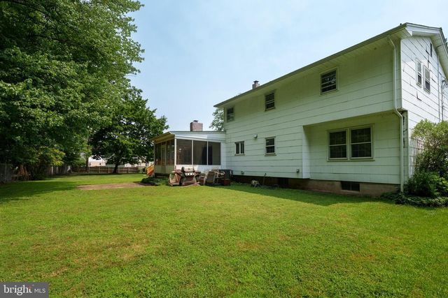 17 TALL TREE CT, Ewing, NJ 08618