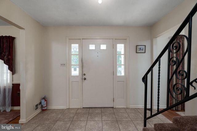 17 TALL TREE CT, Ewing, NJ 08618