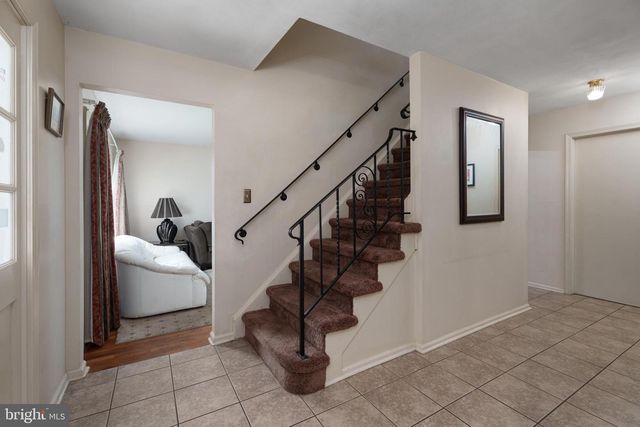 17 TALL TREE CT, Ewing, NJ 08618