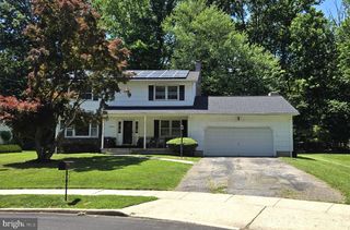 17 TALL TREE CT, Ewing, NJ 08618