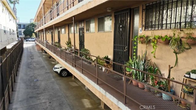 1233 N New Hampshire Avenue, Los Angeles, CA 90029