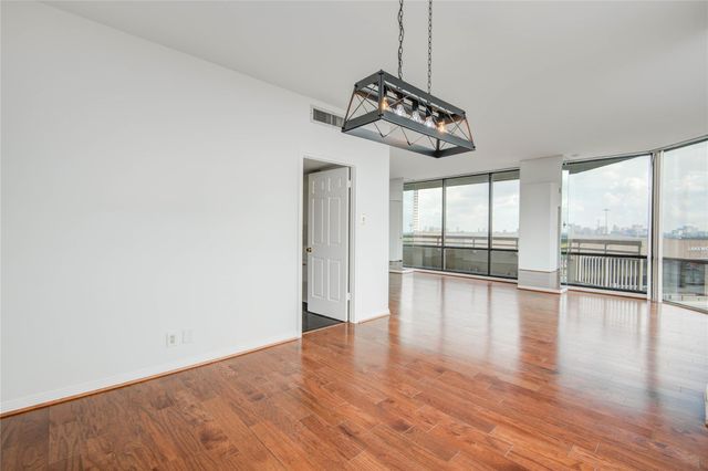 15 Greenway Plaza 10G, Houston, TX 77046