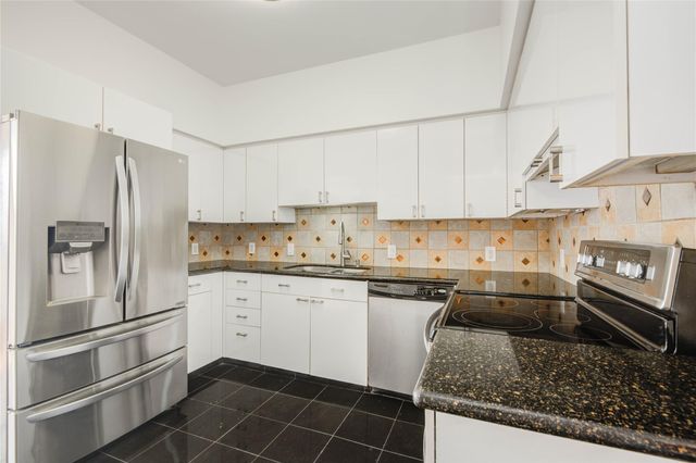 15 Greenway Plaza 10G, Houston, TX 77046