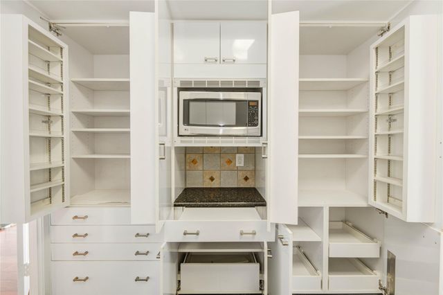 15 Greenway Plaza 10G, Houston, TX 77046