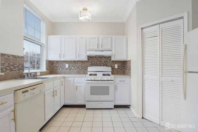 130 Remsen Avenue B, New Brunswick, NJ 08901