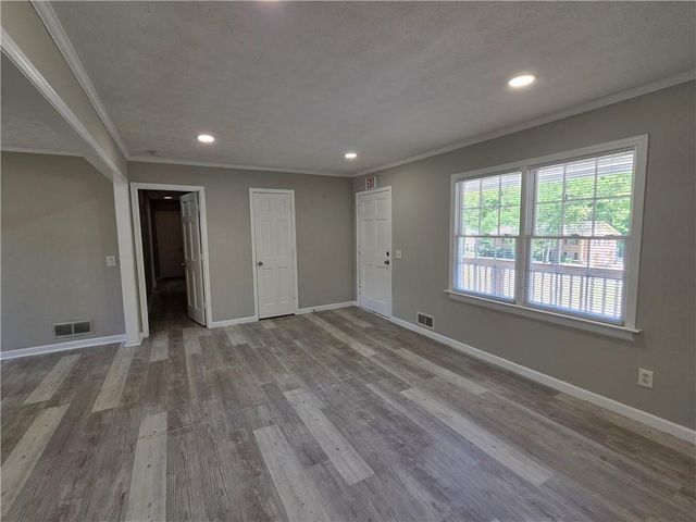 7016 Skyline Drive, Lithia Springs, GA 30122