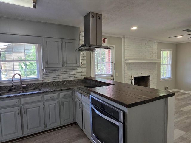 7016 Skyline Drive, Lithia Springs, GA 30122