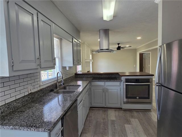 7016 Skyline Drive, Lithia Springs, GA 30122