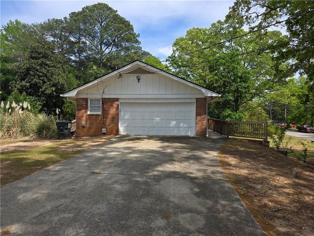 7016 Skyline Drive, Lithia Springs, GA 30122
