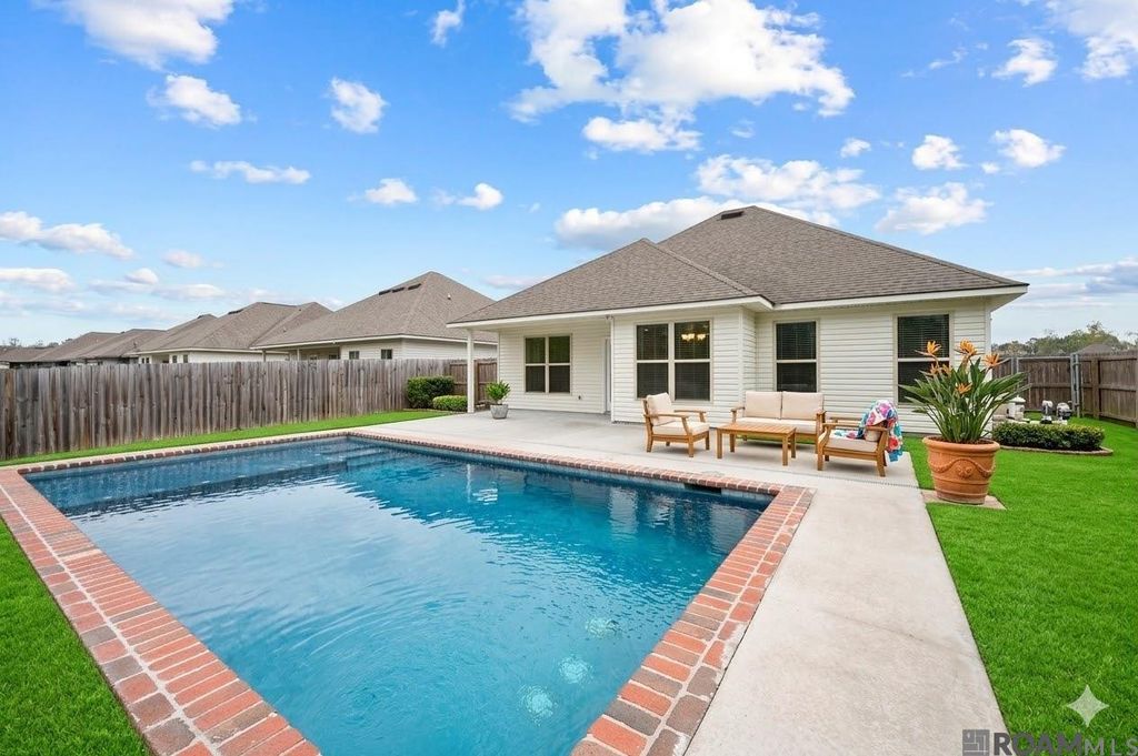 18275 Terraceside Dr, Prairieville, LA 70769