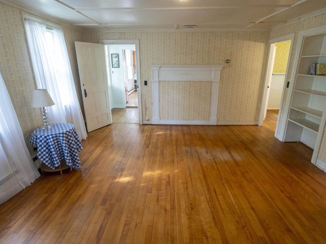 8913 County Road, Calais, VT 05648