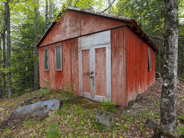 8913 County Road, Calais, VT 05648