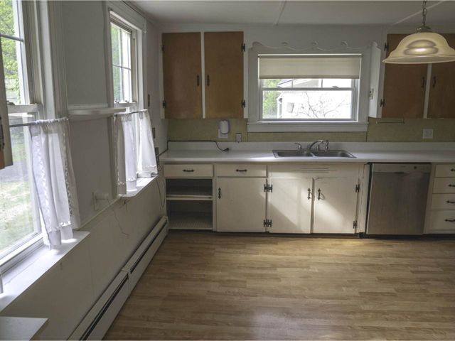 8913 County Road, Calais, VT 05648