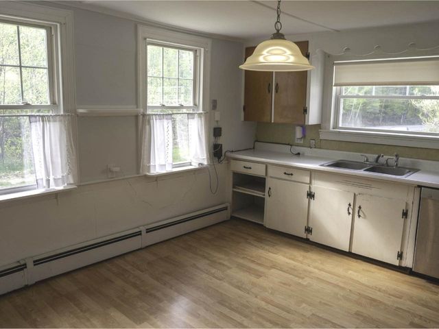 8913 County Road, Calais, VT 05648