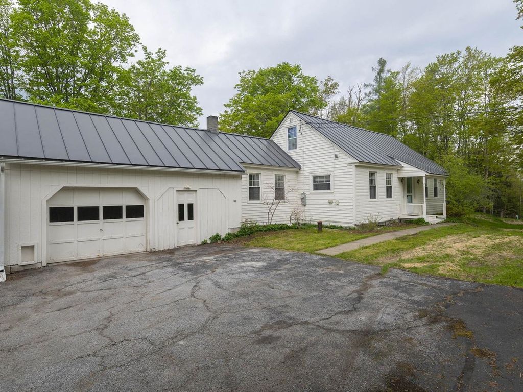 8913 County Road, Calais, VT 05648