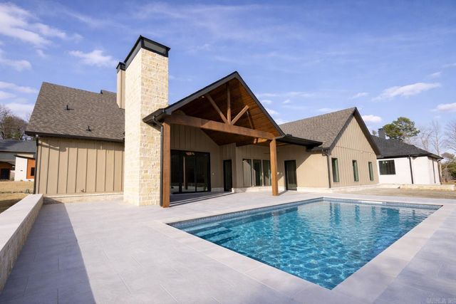 115 Bear Den Court, Little Rock, AR 72223