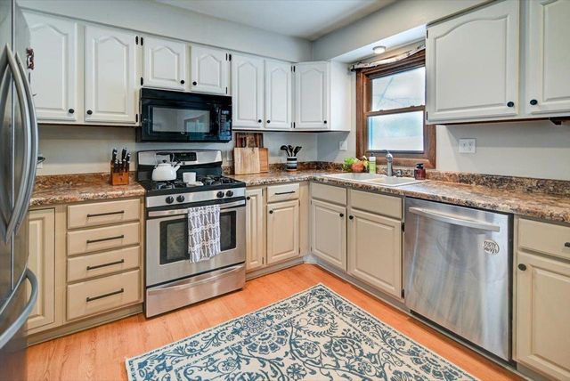 21 Meadowlark Drive, Madison, WI 53714