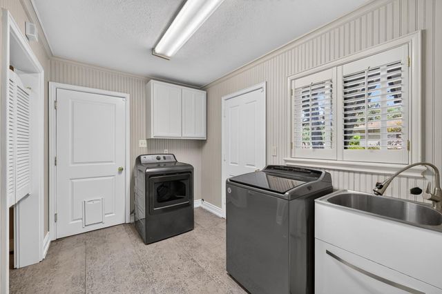 4903 Cypress Ave, Carmichael, CA 95608