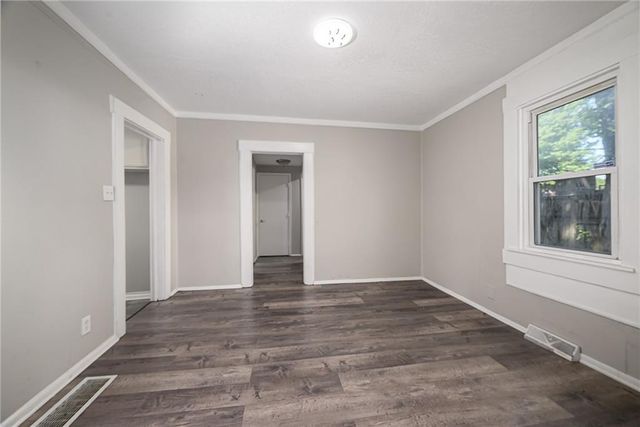 5510 PITKIN Avenue, Kansas City, KS 66106