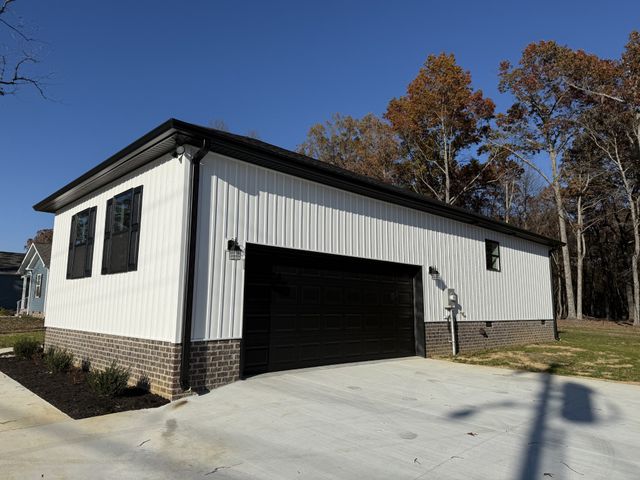133 Linda Ln, Tullahoma, TN 37388
