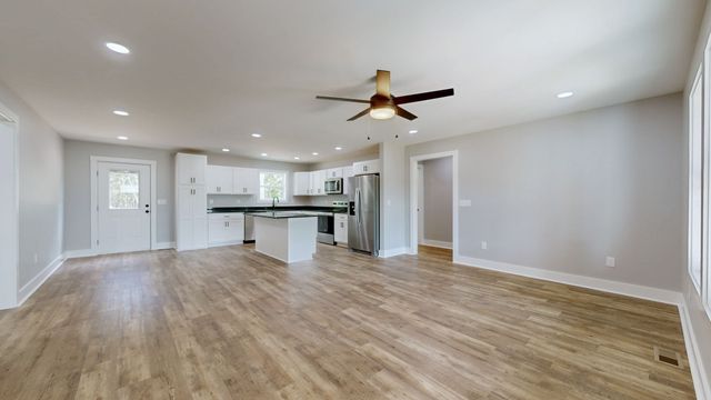 133 Linda Ln, Tullahoma, TN 37388