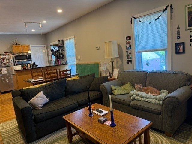 960 Cambridge St 3, Cambridge, MA 02141