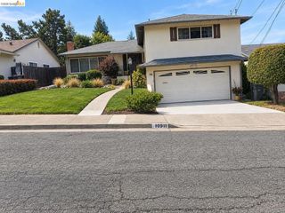 10911 Cotter St, Oakland, CA 94605