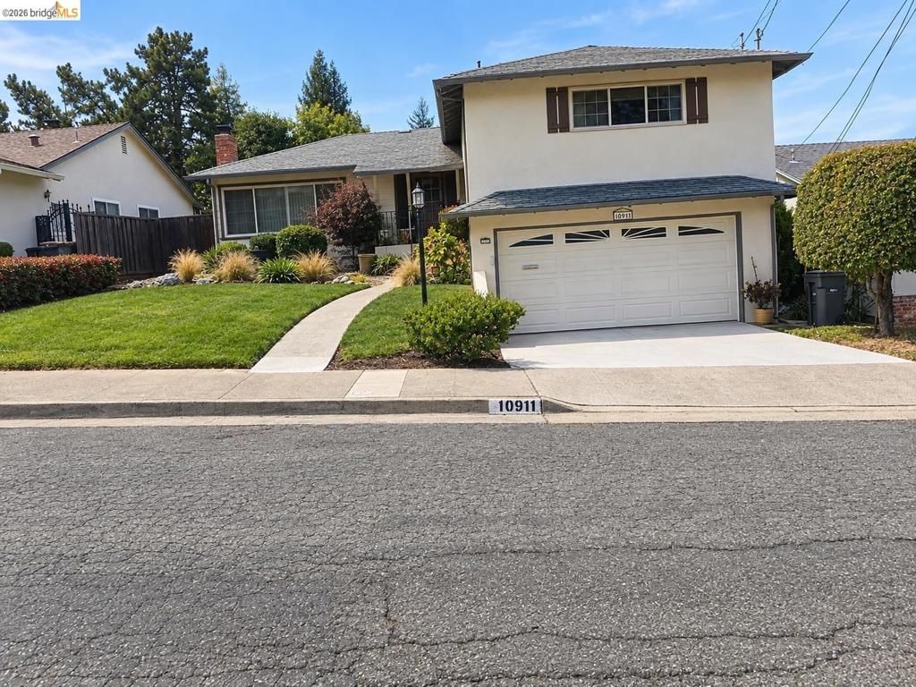 10911 Cotter St, Oakland, CA 94605