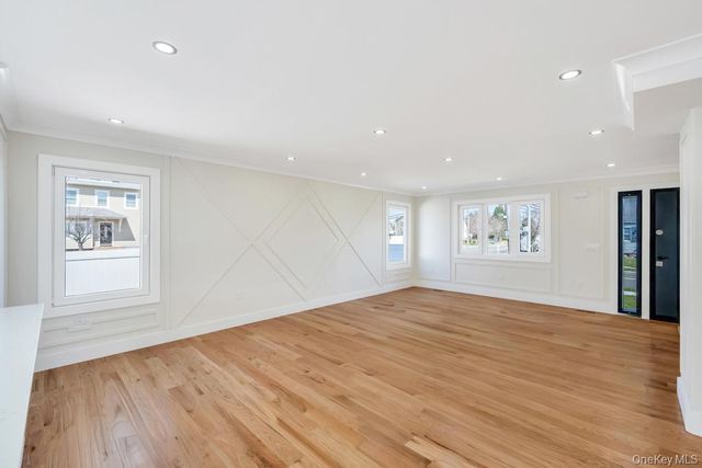 28 S Elm Street, Hicksville, NY 11801