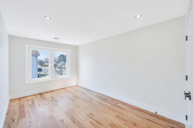 28 S Elm Street, Hicksville, NY 11801